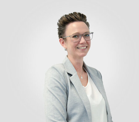 Mitarbeiter Ramona Helfrich Portraitbild von Ramona Helfrich