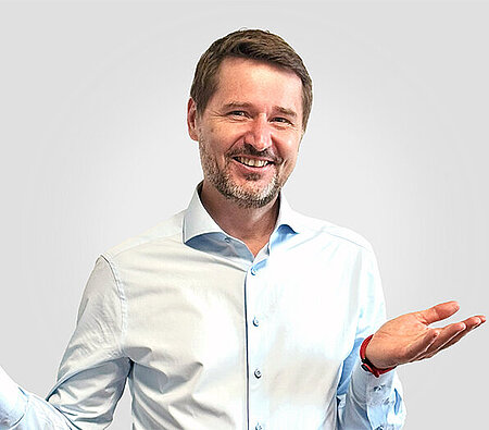 Mitarbeiter Julian Riedl