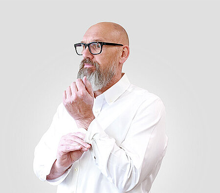 Mitarbeiter Patrick Schneppe Portraitbild von Patrick Schneppe