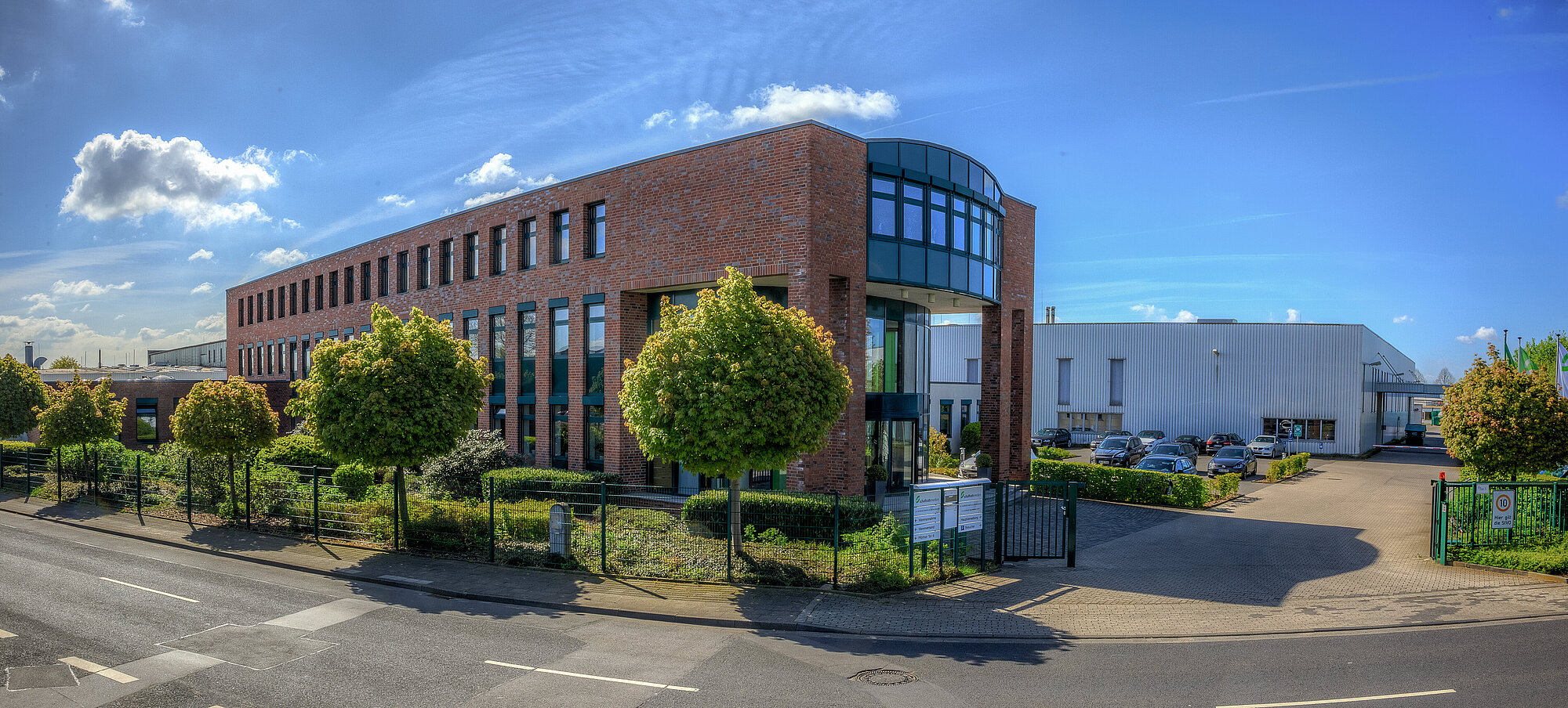 Schaffrath-Gebäude - Ansicht von der Straße aus