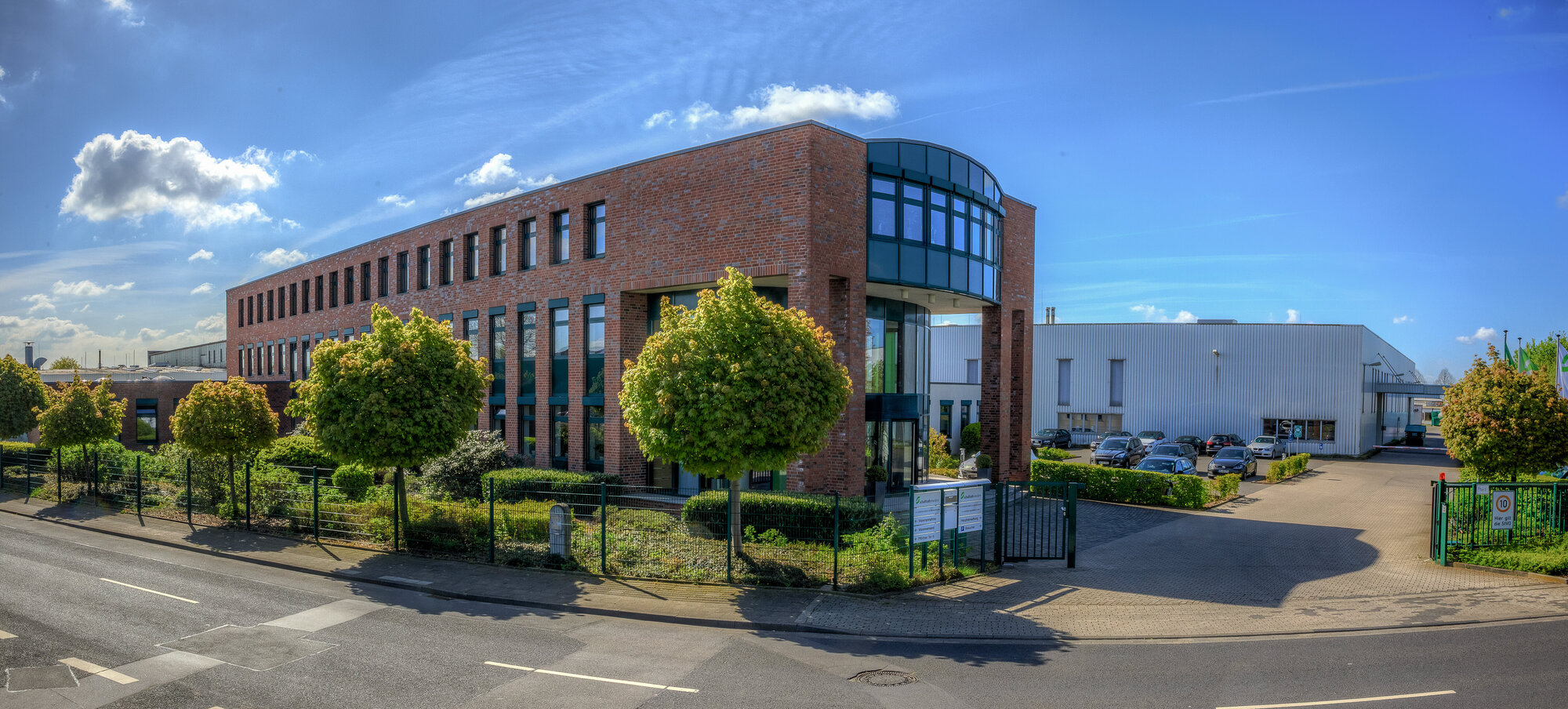 Schaffrath-Gebäude - Ansicht von der Straße aus