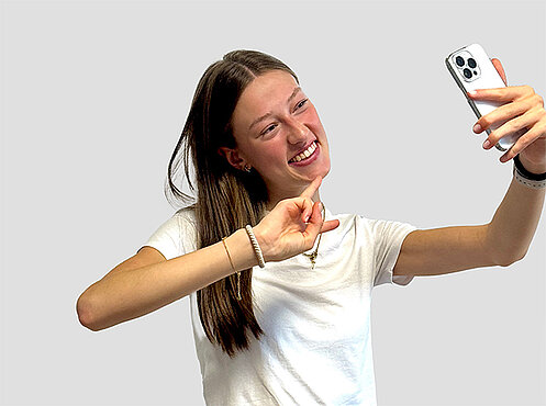 Frau macht ein Selfie