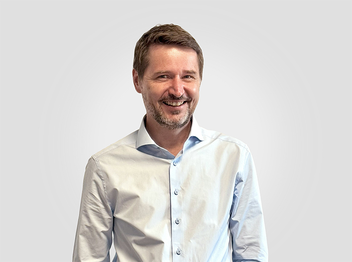 Mitarbeiter Julian Riedl