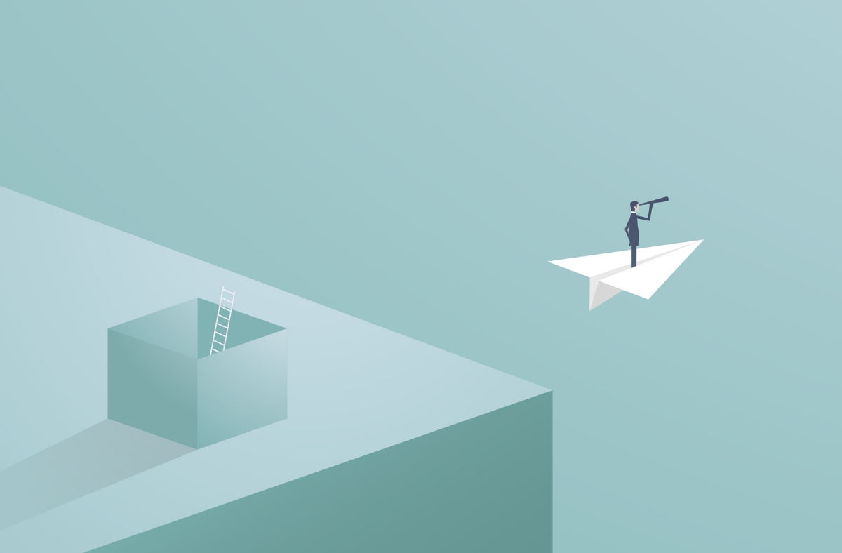 Blauer Hintergrund mit Menschen der in die Ferne schaut