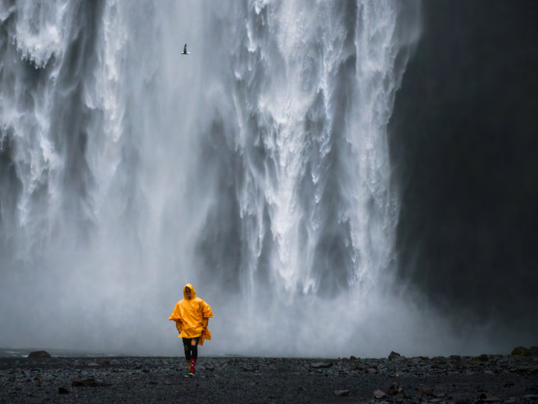 Das Foto eines Wasserfalls